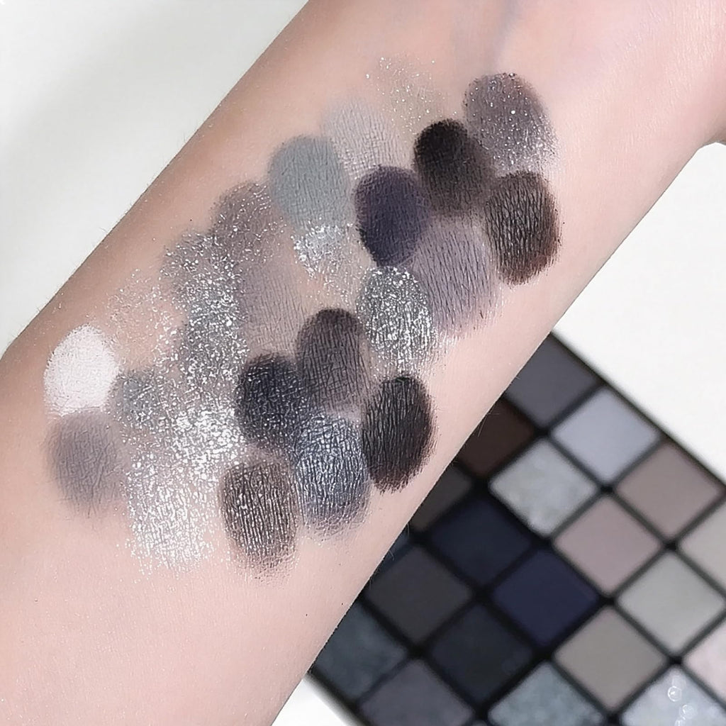 Smoky Eyeshadow Palette R386459